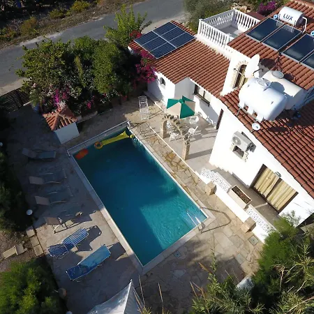 Lovely Six Bedroom In Coral Bay , Car Not Essential Vilă Peyia
