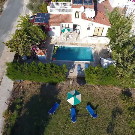 Lovely Six Bedroom In Coral Bay , Car Not Essential Peyia