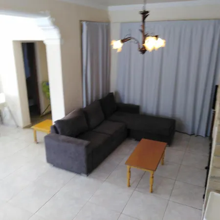 Lovely Six Bedroom In Coral Bay , Car Not Essential * Peyia