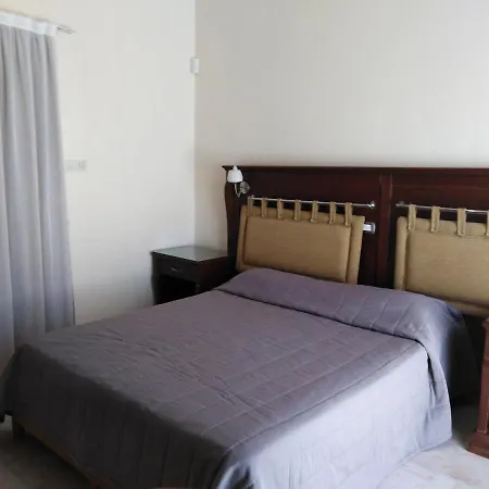 Lovely Six Bedroom In Coral Bay , Car Not Essential Vilă Peyia