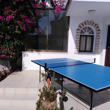 Lovely Six Bedroom In Coral Bay , Car Not Essential بييا