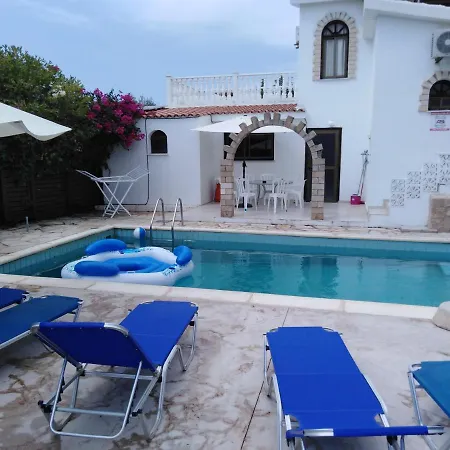 فيلة Lovely Six Bedroom In Coral Bay , Car Not Essential *