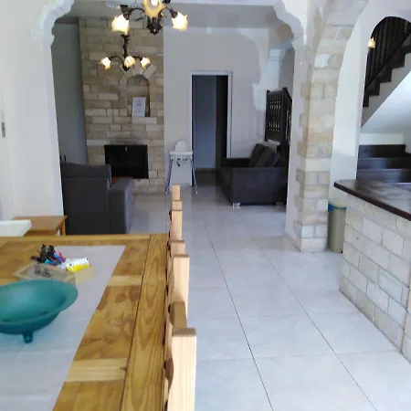 فيلة Lovely Six Bedroom In Coral Bay , Car Not Essential بييا
